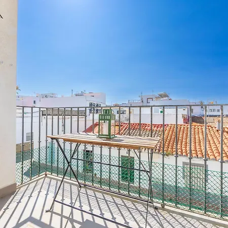 Apartment But Quiet, Pool And Wifi - Fibre *