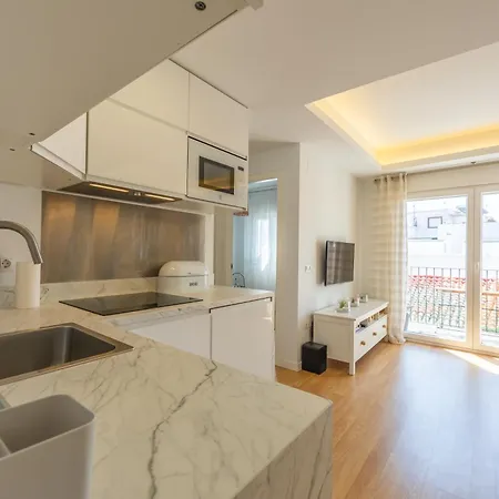 But Quiet, Pool And Wifi - Fibre Apartment *