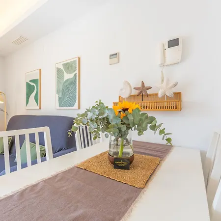 Apartment But Quiet, Pool And Wifi - Fibre