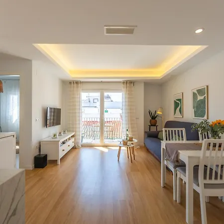 But Quiet, Pool And Wifi - Fibre Apartment *